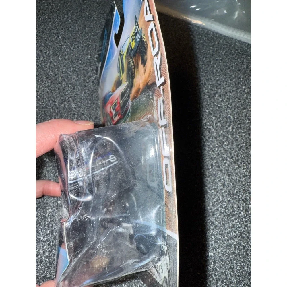 MaisTo 2021 Ford Bronco AMSOIL SEMA 2024 Exclusive New 1:64 Sealed!‎